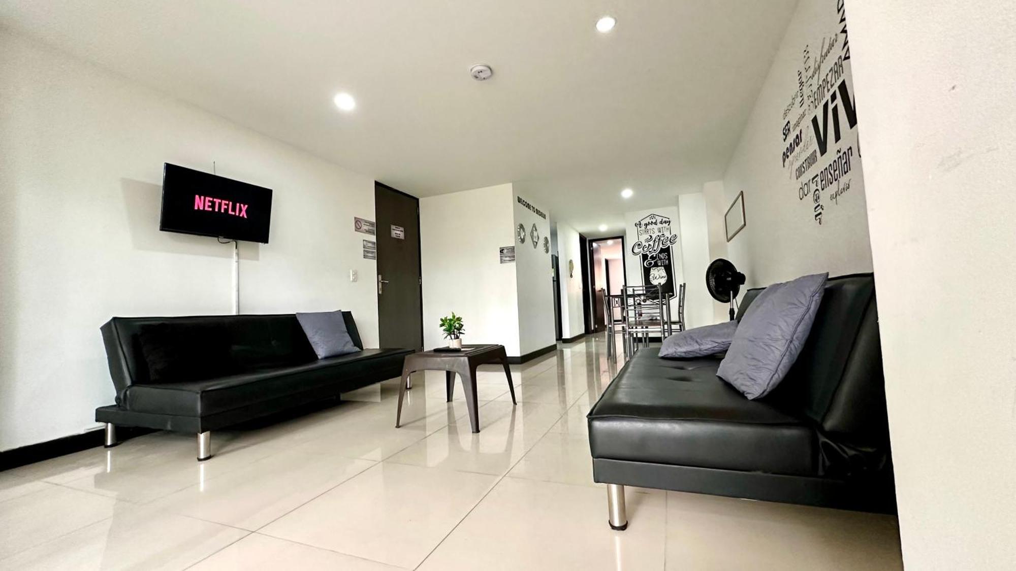 Apto Moderno En Laureles Меделин Екстериор снимка