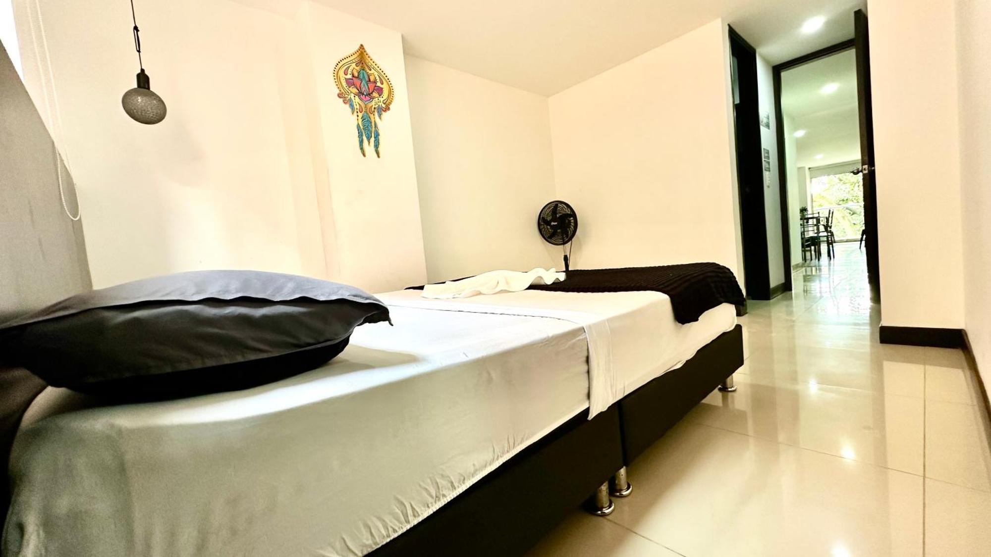 Apto Moderno En Laureles Меделин Екстериор снимка