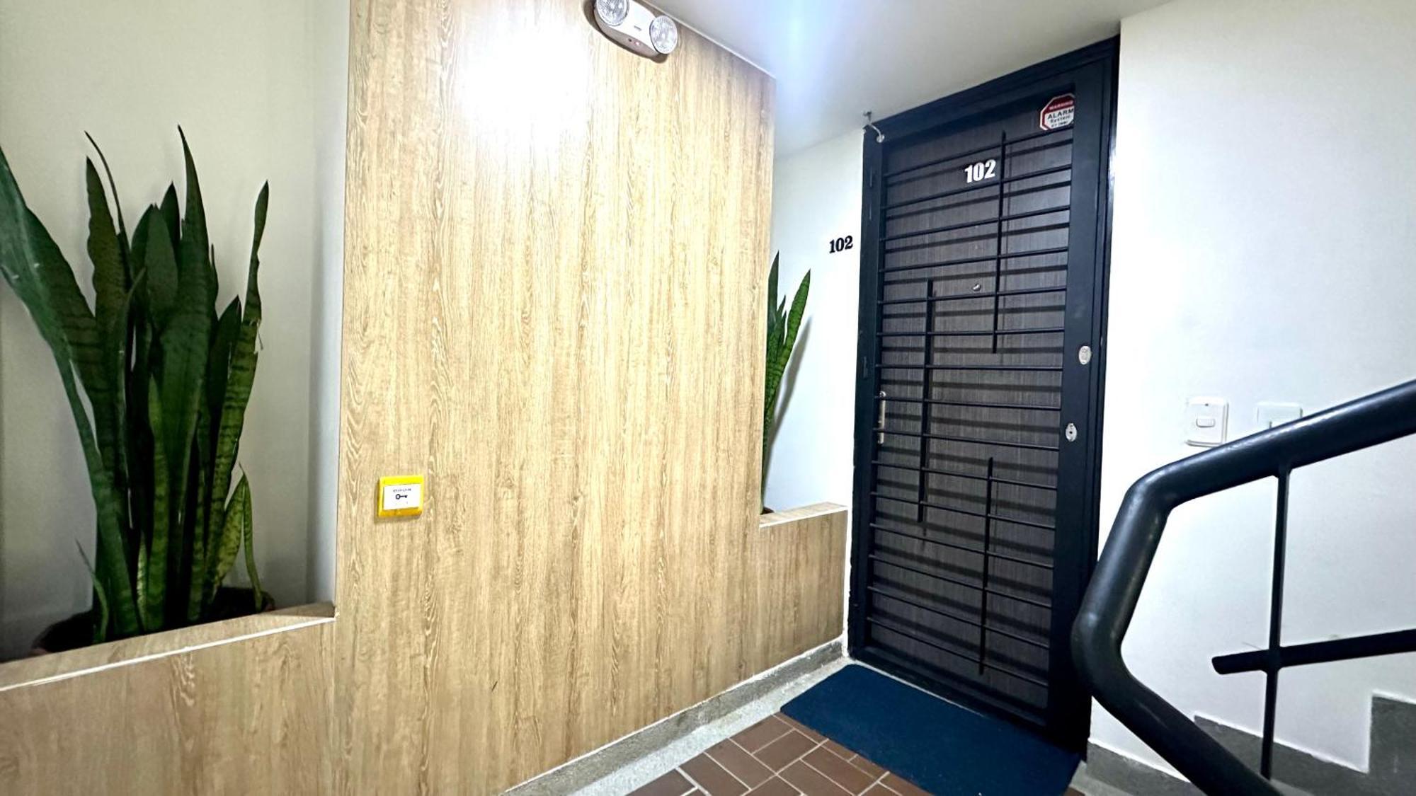Apto Moderno En Laureles Меделин Екстериор снимка