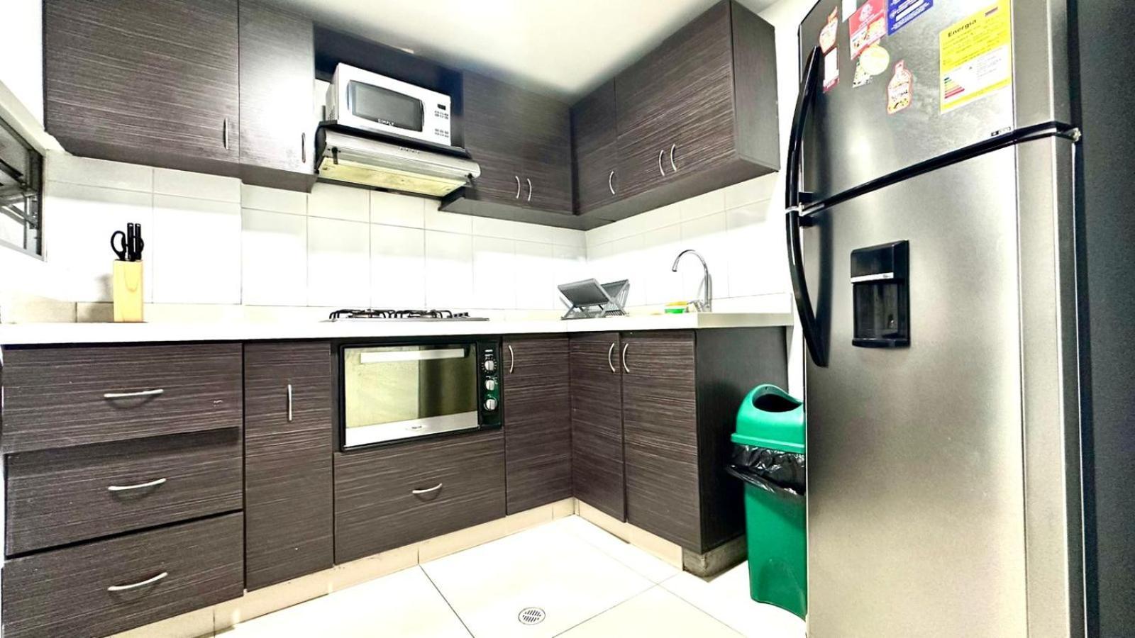Apto Moderno En Laureles Меделин Екстериор снимка