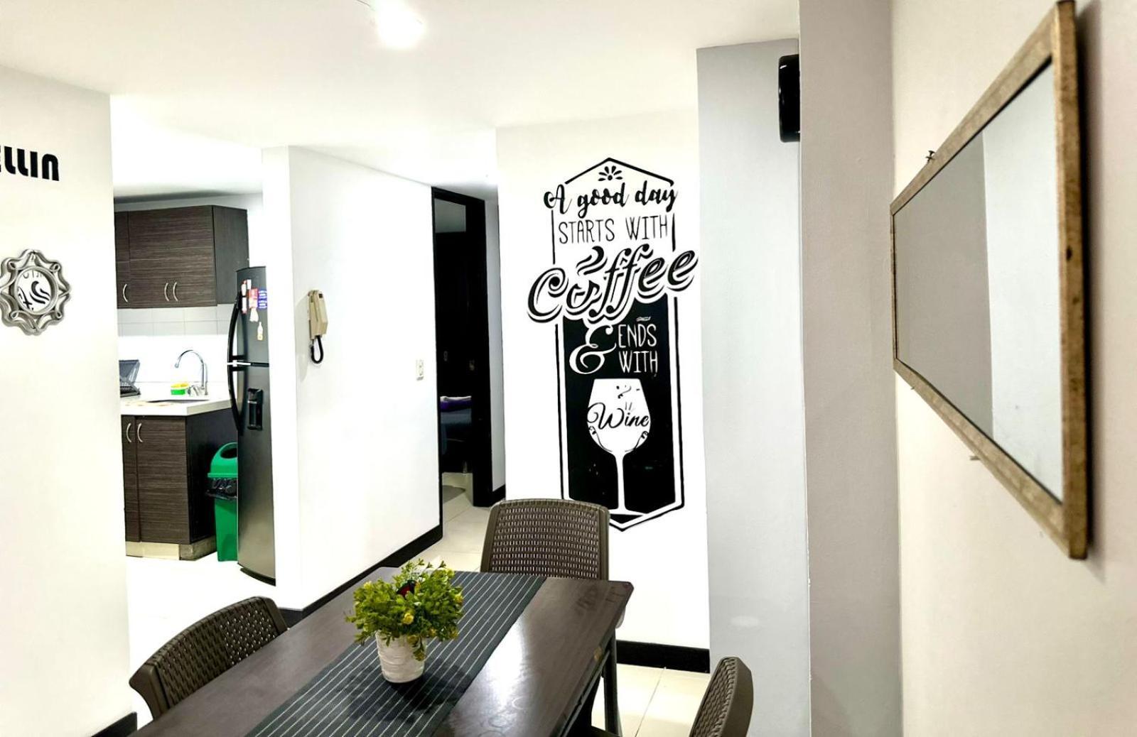 Apto Moderno En Laureles Меделин Екстериор снимка