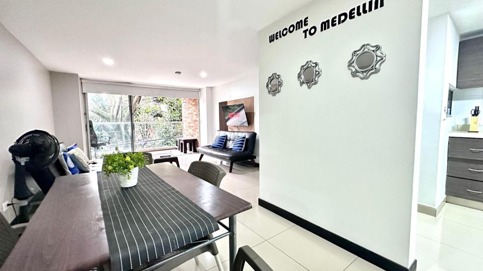 Apto Moderno En Laureles Меделин Екстериор снимка